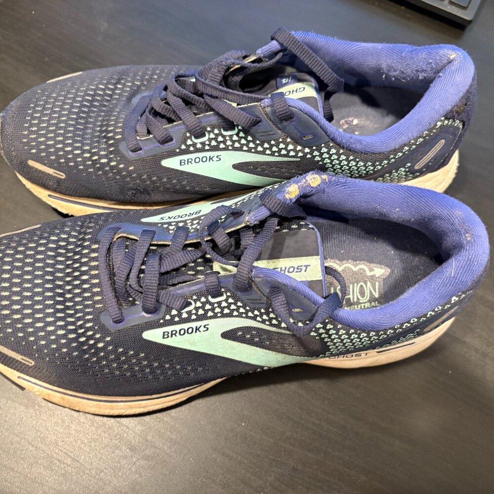 Brooks Women's Sneaker Size 9.5